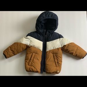 ZARA BOYS PUFFER JACKET IN GOOD CONDITION. SIZE 4-5 years (110cm)
